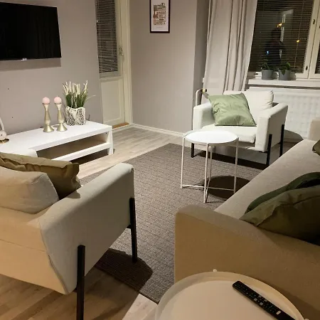 Viihtyisa, Puhdas 2h+k, Pikkukoti Keskustassa Hotell